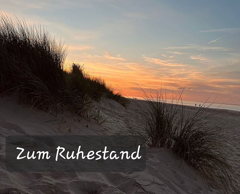 Das Bild zeigt einen Strand und den Schriftzug "Zum Ruhestand"