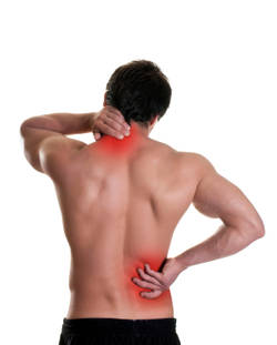 Das Bild zeigt einen Man von hinten mit Schmerzen. Die Schmerzen sind durch rot markiert auf der Haupt des Mannes.